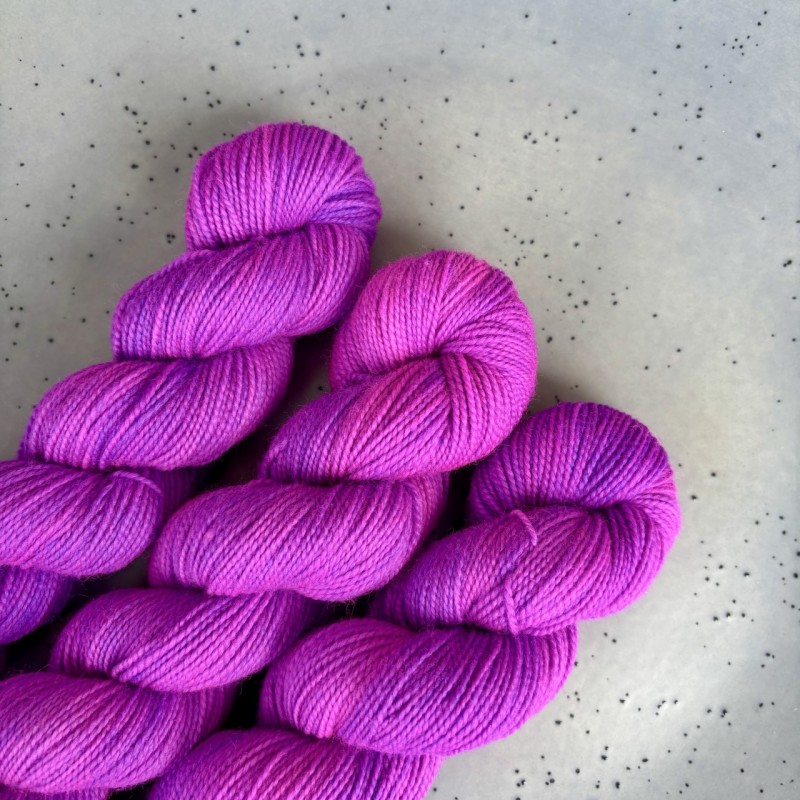 Twisty Sock 50 - UV Neon Purple